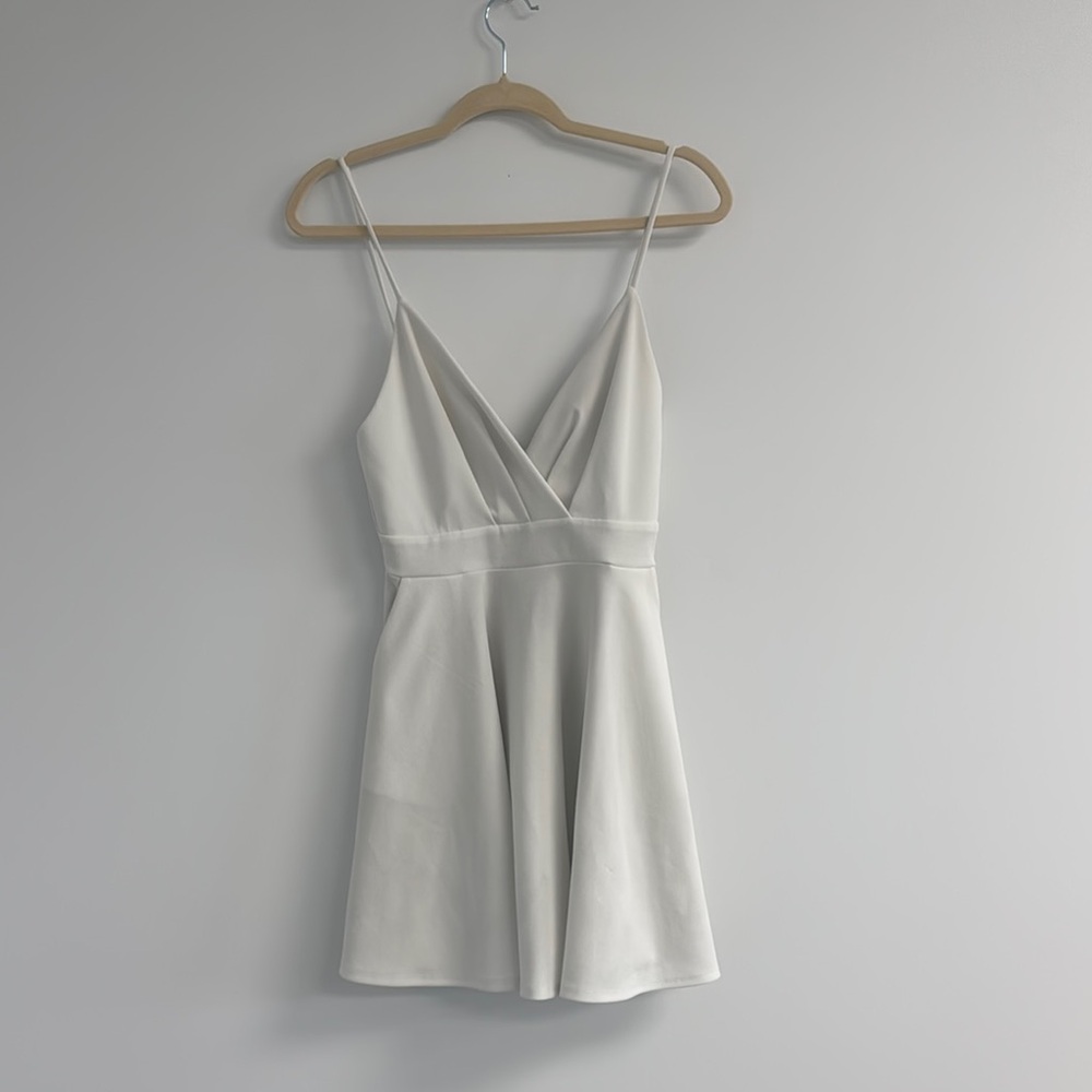 LOVELY DAY BEACH DRESS ⚪️